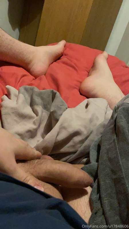 Come rub my big cock