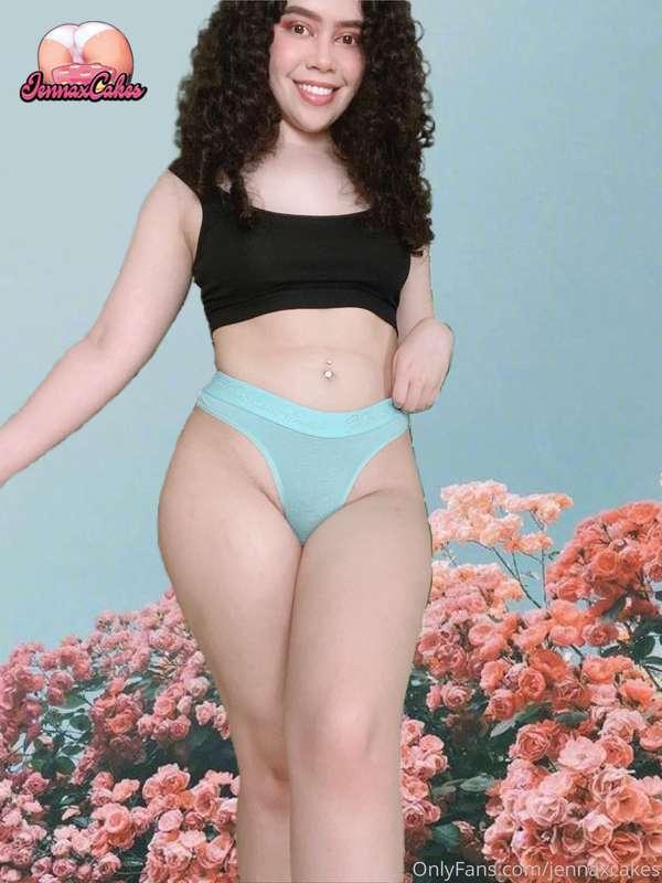 What do you like most about my body: face, tits, ass, pussy ..