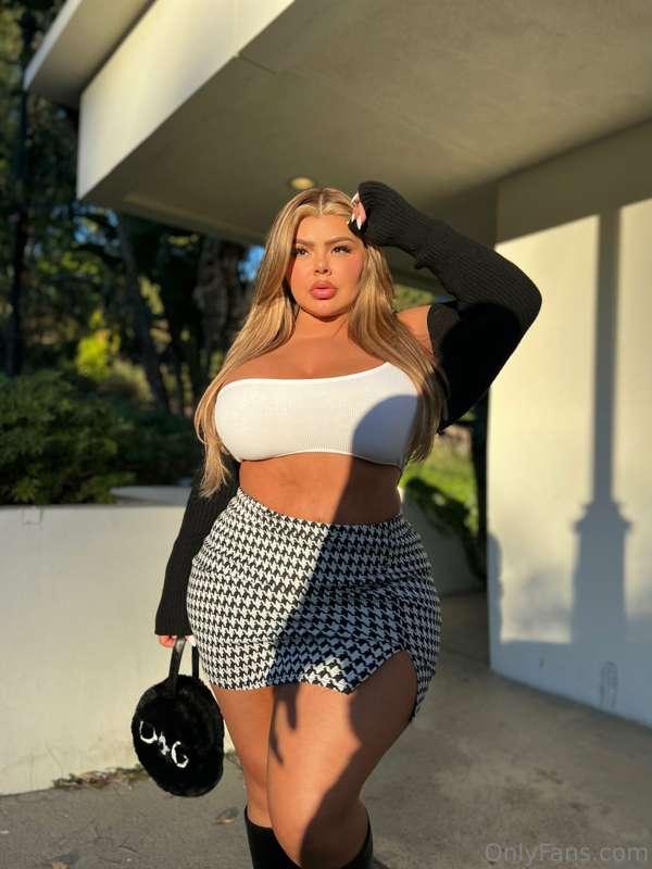 Starting your morning right with some sunshine 💋