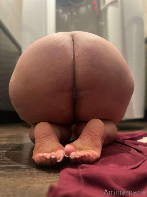 Lick those wrinkles... feel the wave on your tongue like you..