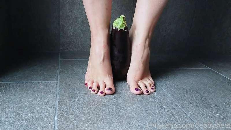 Ops!....I did it again! 
🍆🍆🍆🍆🍆
I had this Matchy-Matchy nail..