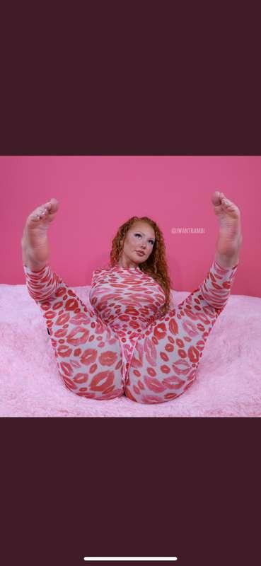Would you lose yourself between my legs?🐱🤔