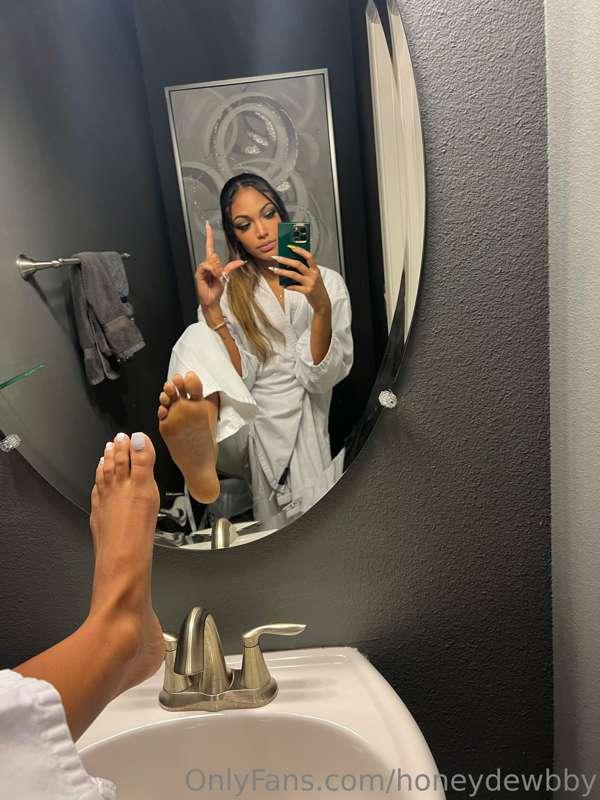 Sundays are for worshiping Goddess ✨