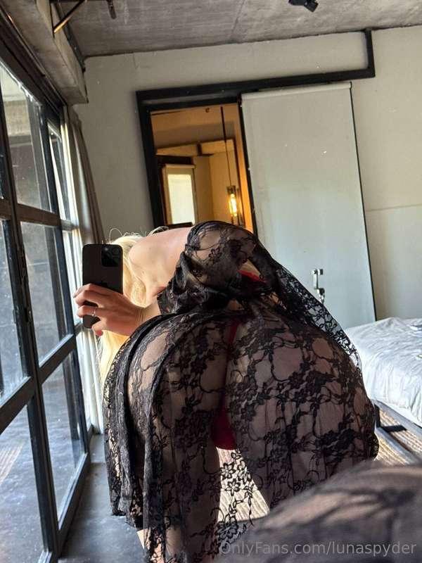 Come take this veil off my ass, baby😈