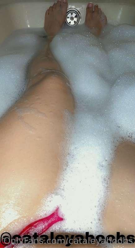 😍A delicious bubble bath in the tub, I'm just missing you, m..
