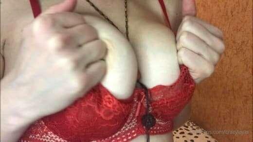 stick your face between my tits, stick out your tongue👅👅 and..