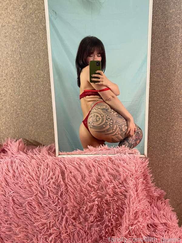 Help me to take off my panties 😉



◾️ #lilithqueen #tattoo #bigass #ass #thong #panties #juicy #sexy #booty #spank ◾️ 