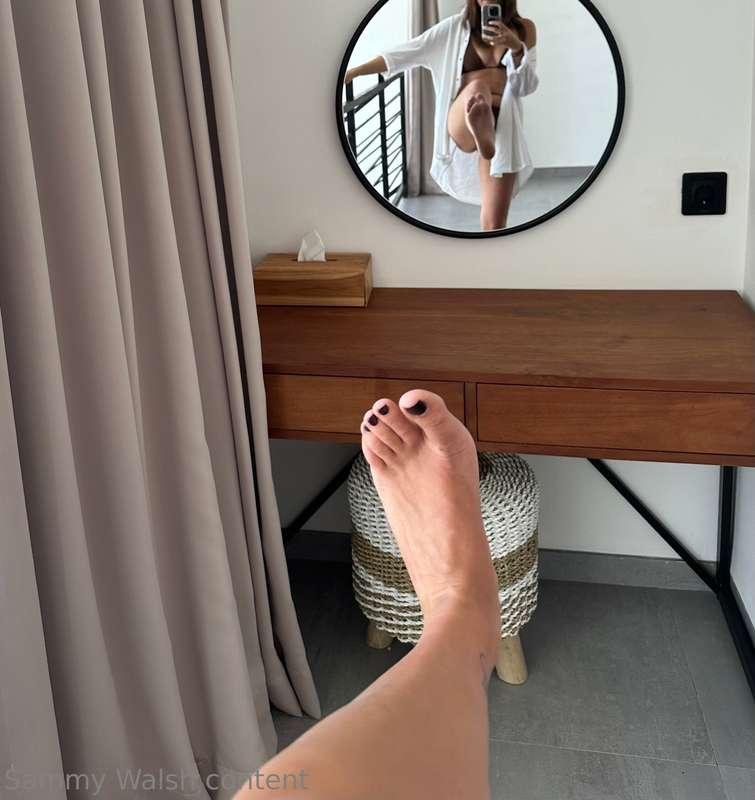 sammysfeetngreet image #0