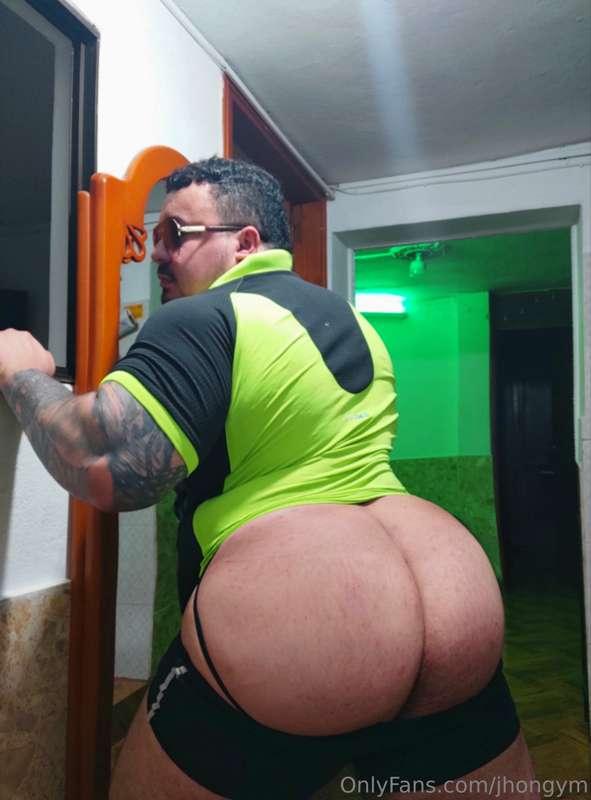 Weekend💪🏻💚🖤😎🔥🍑