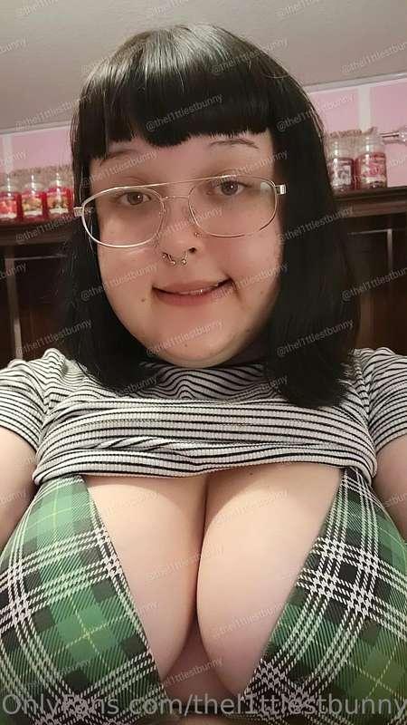 who likes chubby peirced titties?