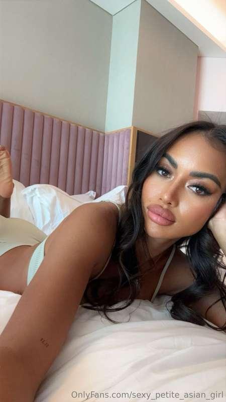 bored. 🥱 need someone to spit on 🤤