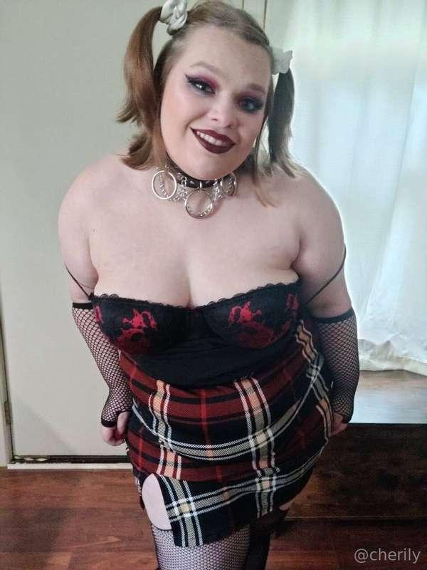 🌹 Explore the world of alternative girl @phoebegoth 🖤Custom ..