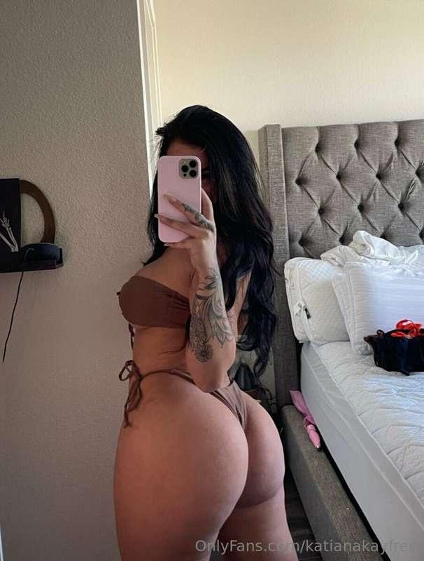 my **pornstar bestie** @desiree_nevada is ***leaking ALL her..