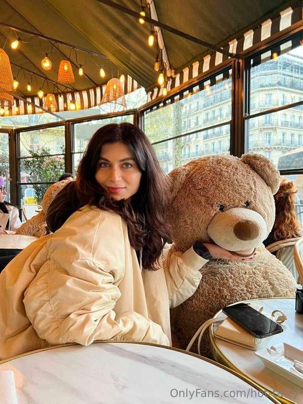 In this cold winter, I want someone to be nearby and warm me..