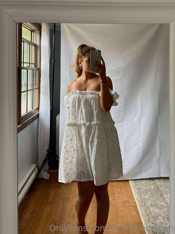 This dress falls off so easy🙈 how would you handle it being ..