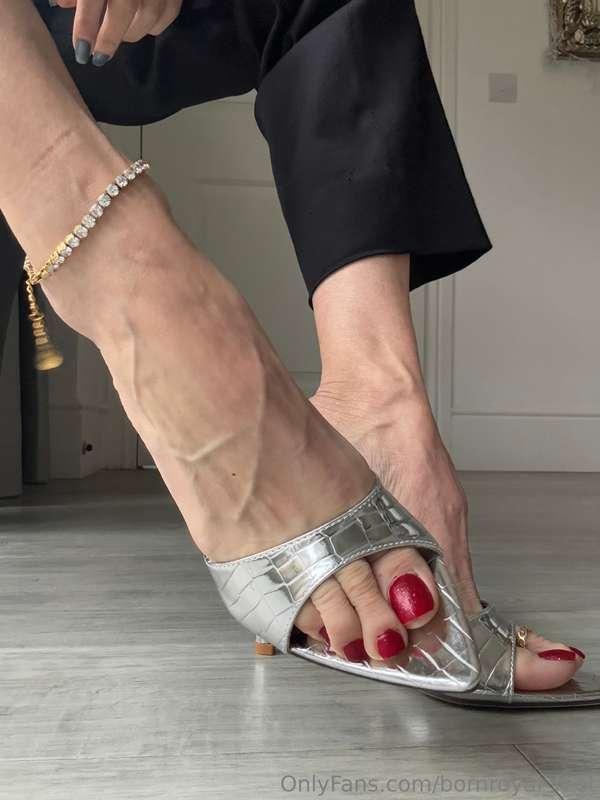 bornroyal_feet image #3