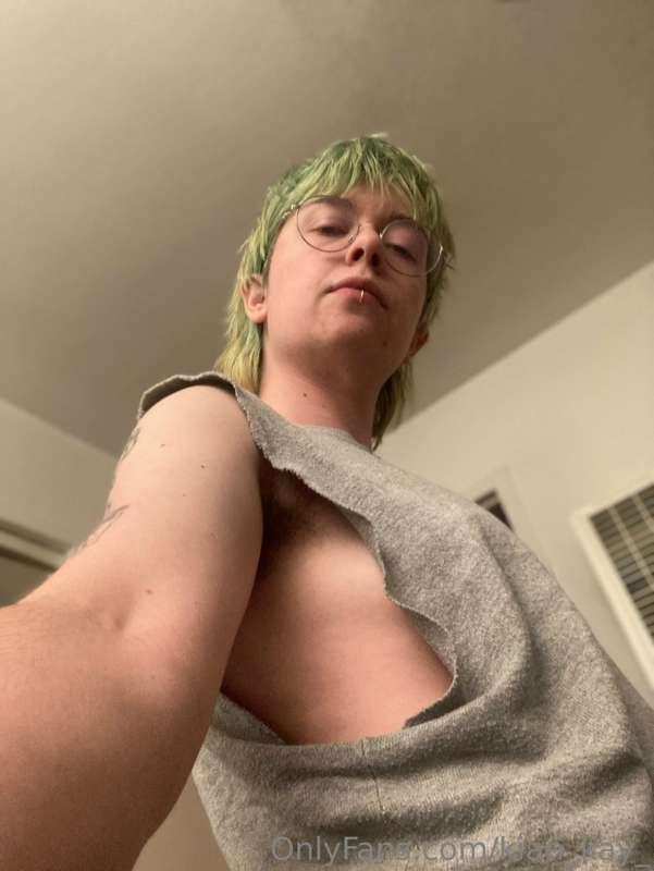 Tiny titty peek 🫣