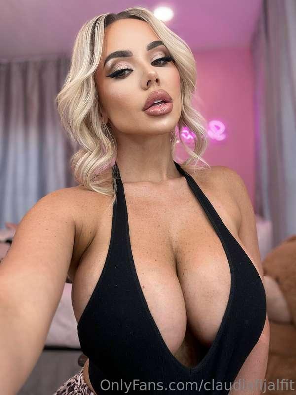Ready for our night out?😉