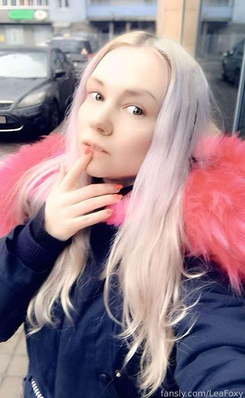 Your princess is very busy running errands today!

Is it just me, or the weather has finally turned to spring? I can feel it in the air, yay!

#selfie #sfw #outdoors #princess #femdom #blog #lifestyle #life #irl #casual