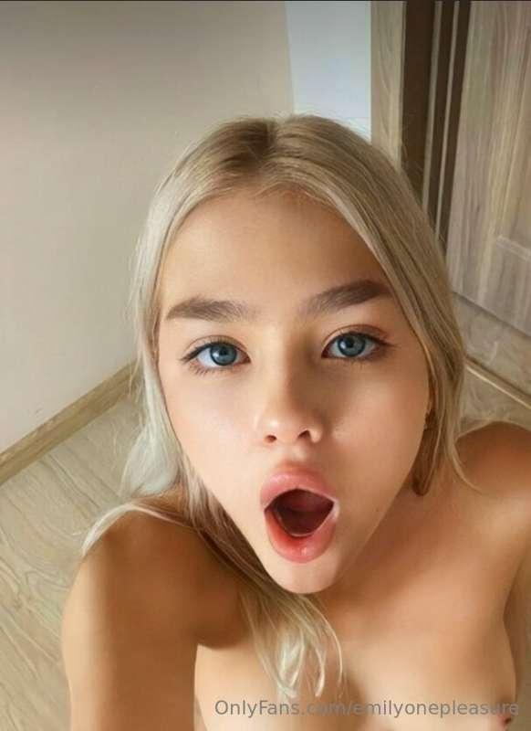 🔞 @Lilaxshy WET RIGHT NOW🔞
Wet & wild @Lilaxshy  loves showi..