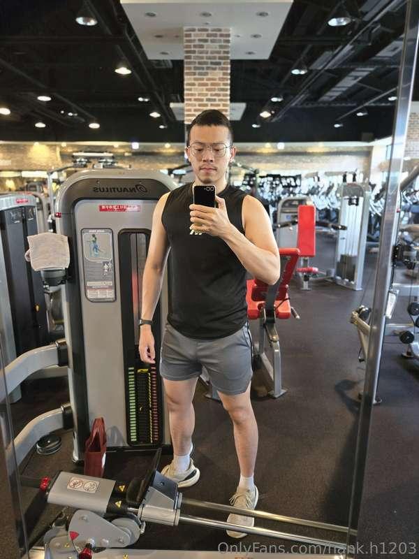 好久沒更新喔，留言告訴我你們想看什麼