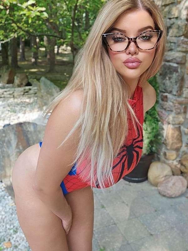 I’ll have you cumming soon.. just go straight to our DM’s 🤯🥵