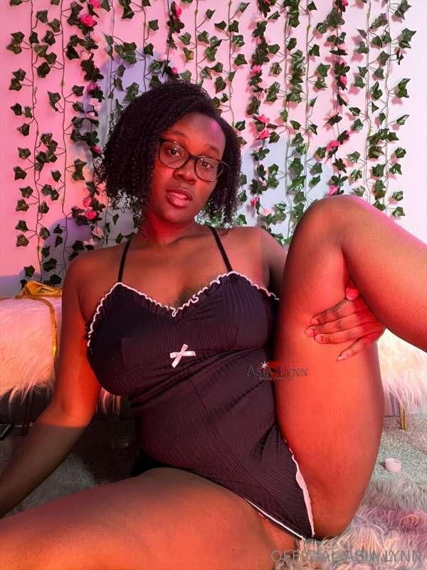 # would you slide it to the side? 😏
@xasialynnx