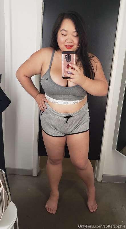 Shopping 🛍️💕 who wants to hold my bags? 😉