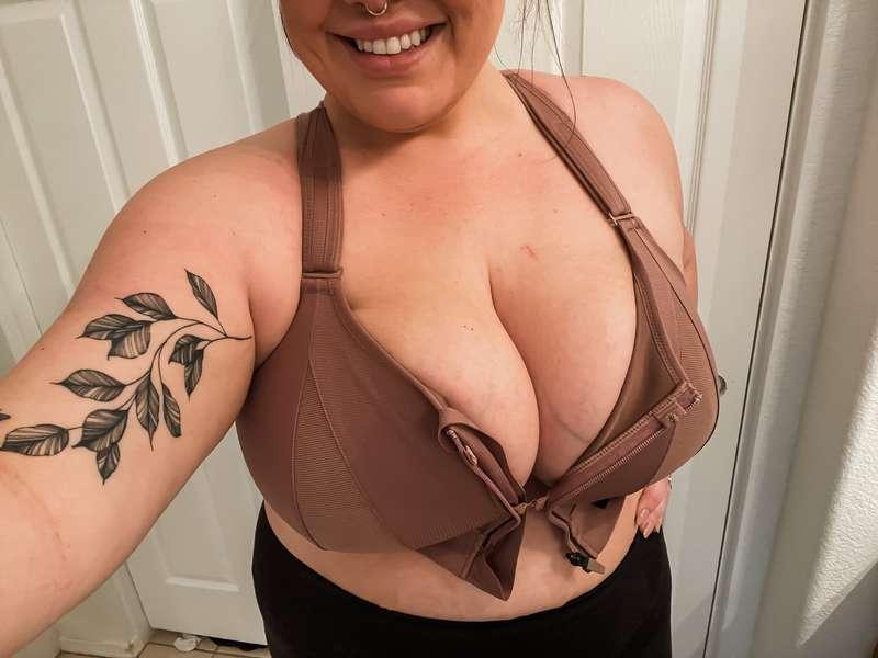 Forever pushing the limits of my bras… I’m busting out of th..
