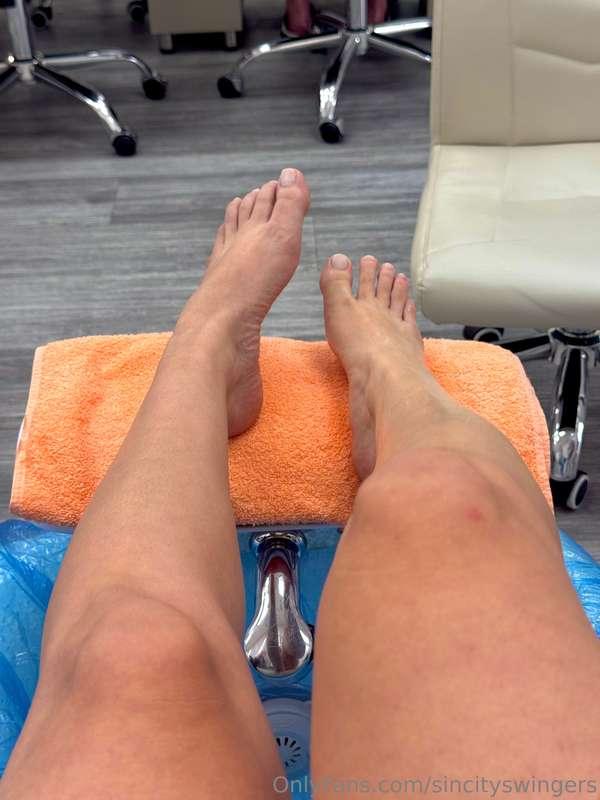 Giving the feet some well deserved love today 🥰
