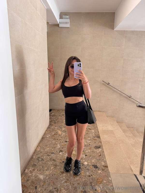 Did you know that putting on black clothes in the warm seaso..