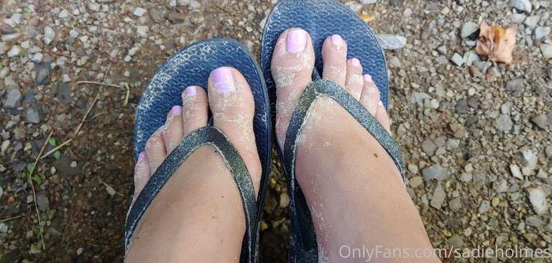 I bet you still want a foot job, even with the sand on my fe..