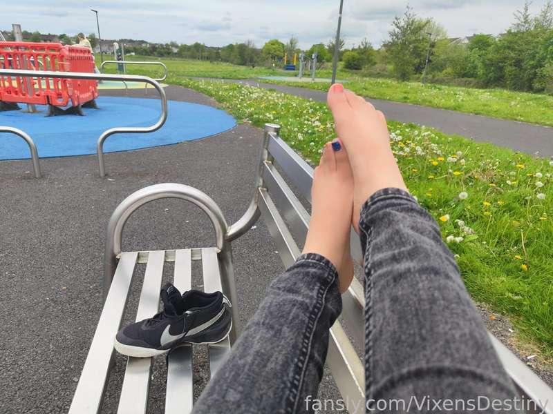 #fyp #teen #18 #young #petit #small #customs #daddy #feet #footfetish #feetfinder
