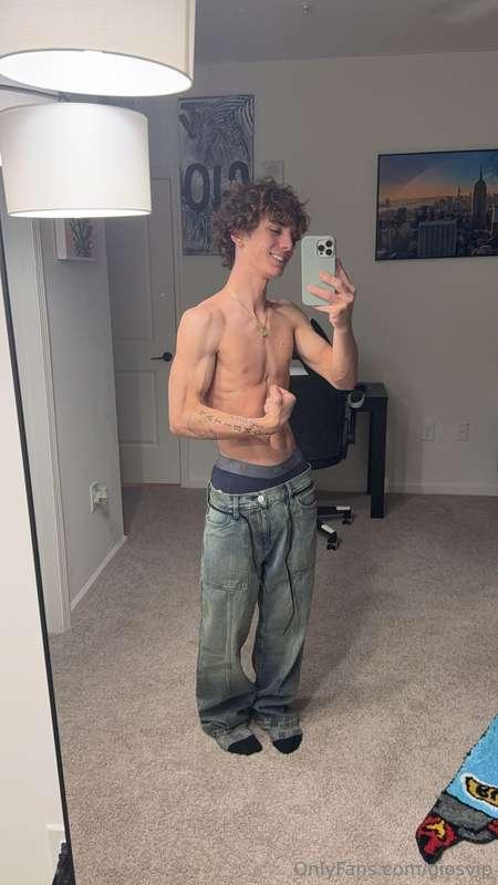 Flexing on them 😈😈💪💪