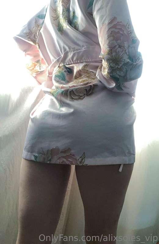 Happy Hump Day 😘 (click for the reveal hehehe)