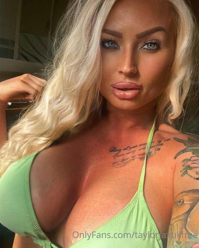 New boobs 😍😍😍💦  Revealed over on my vip page 😝😉 onlyfans.com..