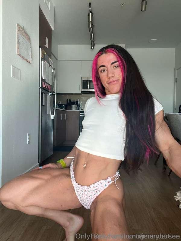 jennycutiee main image