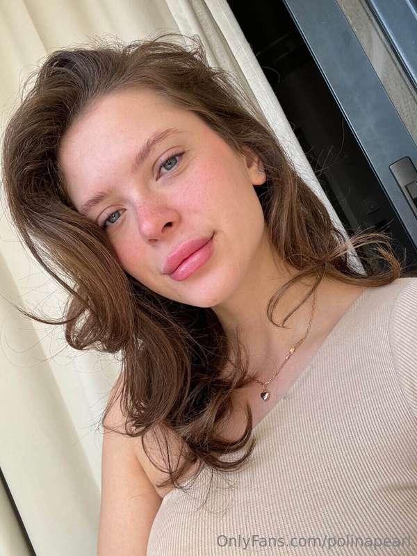 barefaced and unbothered 🧖‍♀️