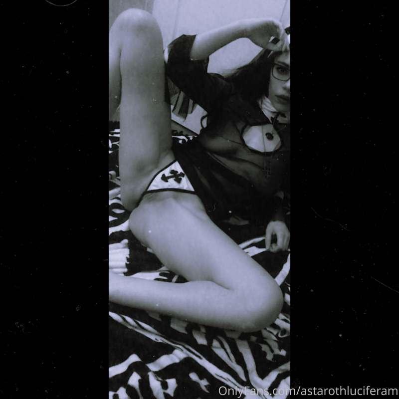 Demonic black metal masturbation with my big and glass dildo..
