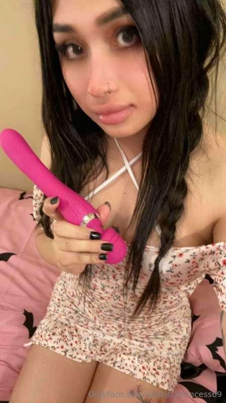 Got a new toy! DM if u wanna see me use it 🤭