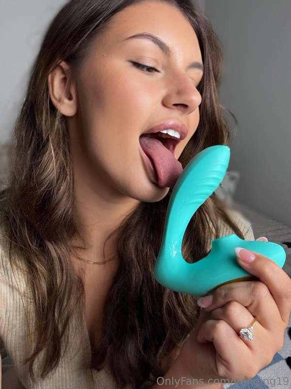 New solos just dropped, and yes, I brought toys!If you like ..