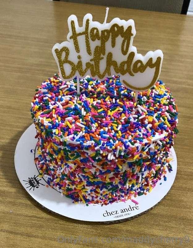 Happy birthday for me🍒🧁