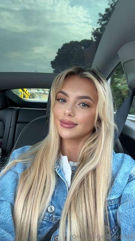 send me a dm https://onlyfans.com/gracieparkerr