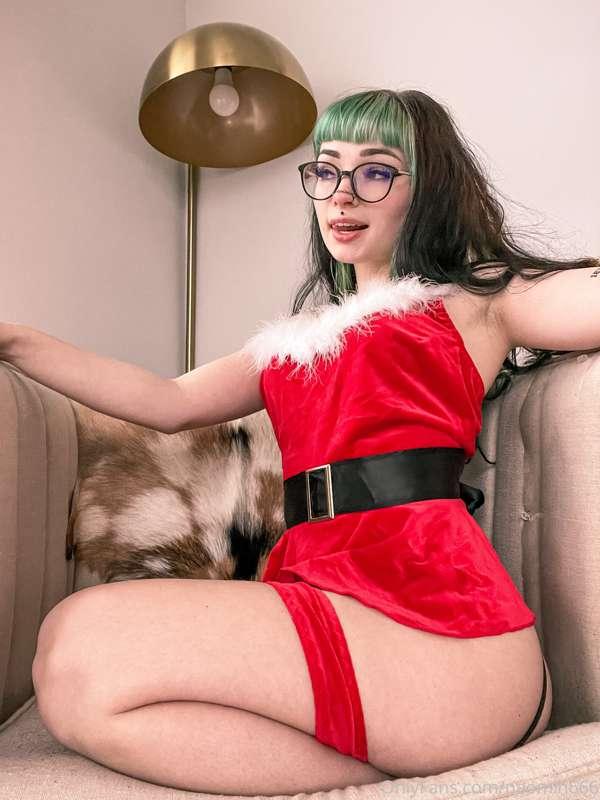 mrs. clause is feeling a little horny tonight 🥵