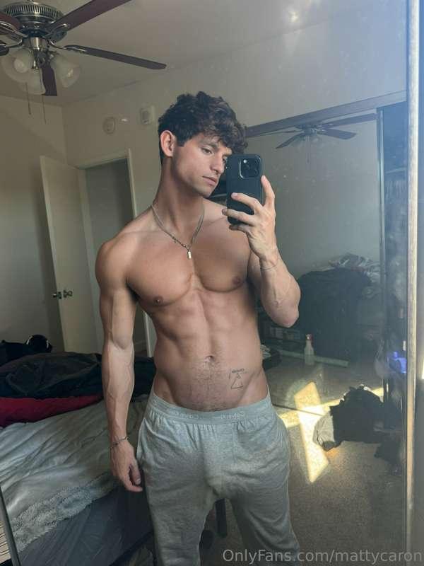 Do you like my pants? 🫢