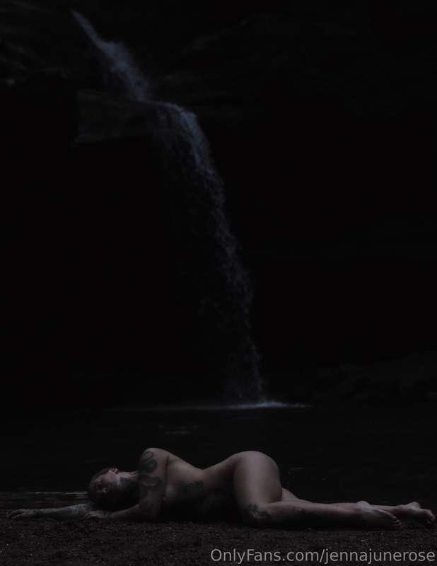 jennajunerose image #0