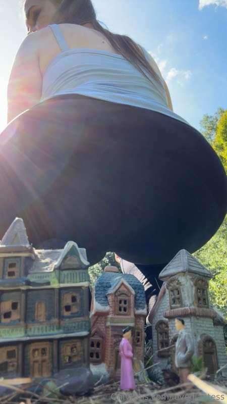 Don’t bother running, little ones 😏 I see everything from up..