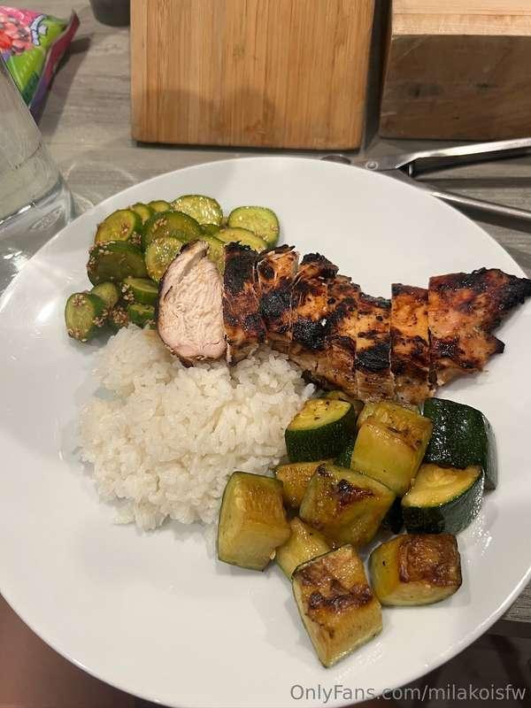 Dinner time! 🥰