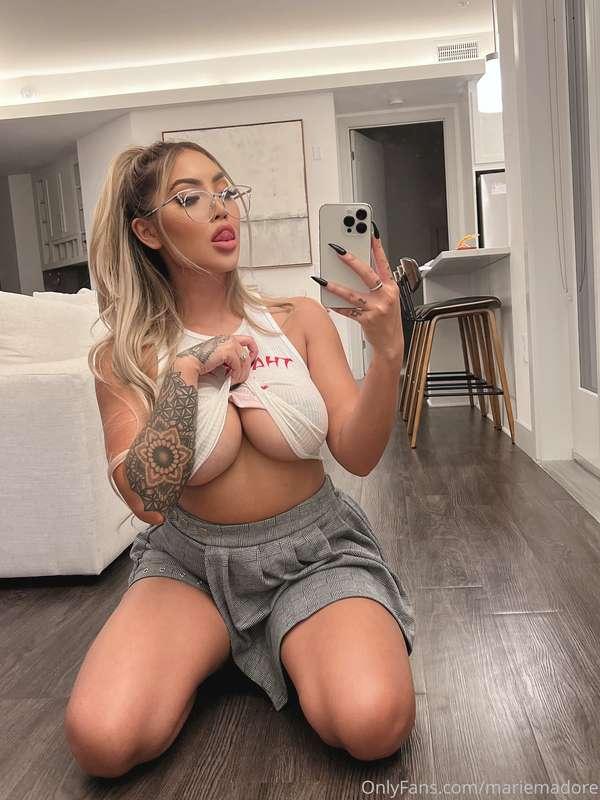 Happy freaky Friday DM me for some freaky treats 👅 