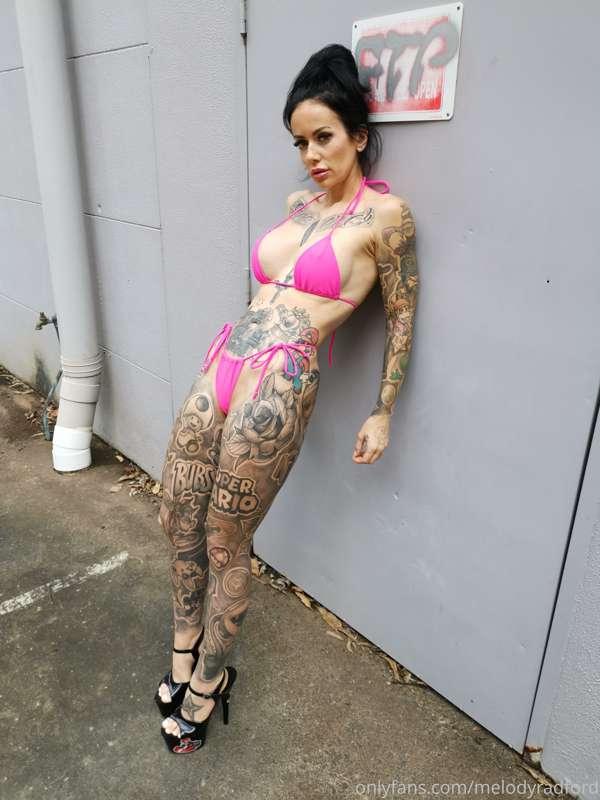 😈